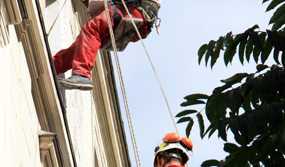 Travaux de cordiste près de Voiron